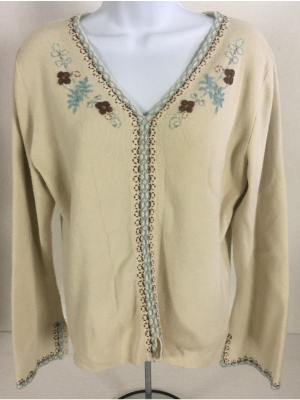 Faded Glory Sweater Size XL 16 to 18 Pale Yellow V Neck Embroidered Flowers